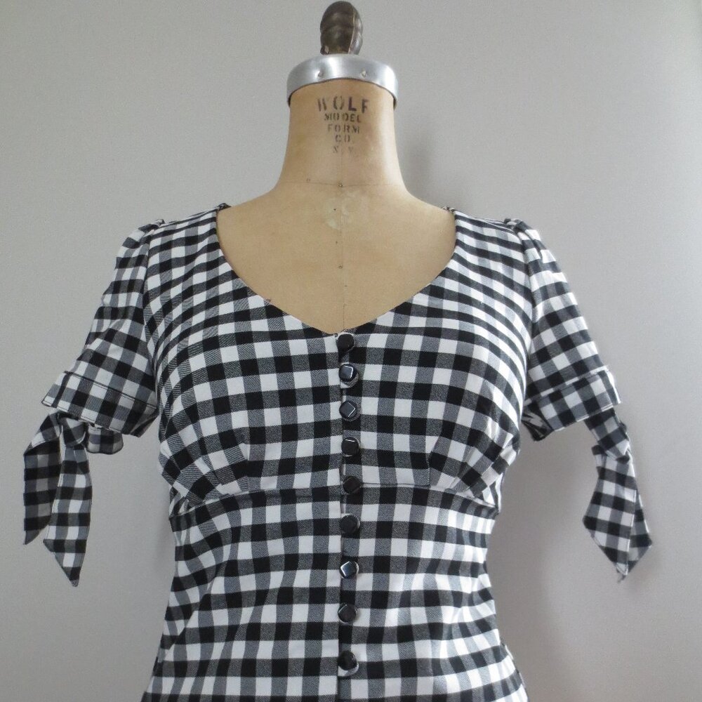 Unique Vintage Black & White Gingham Button Front Short Sleeve Top
